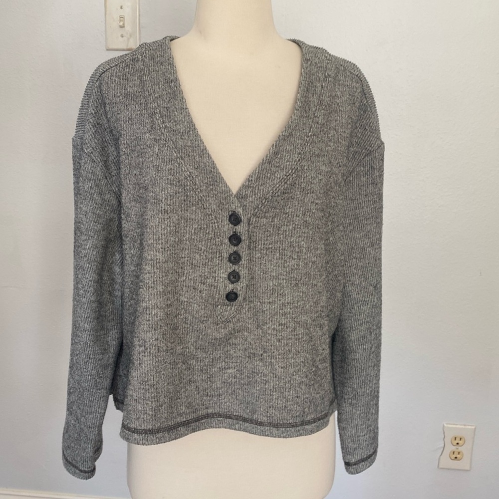 Urban Outfitters Gray Oversize Cropped V‎ Neck Sweatshirt Size S-P